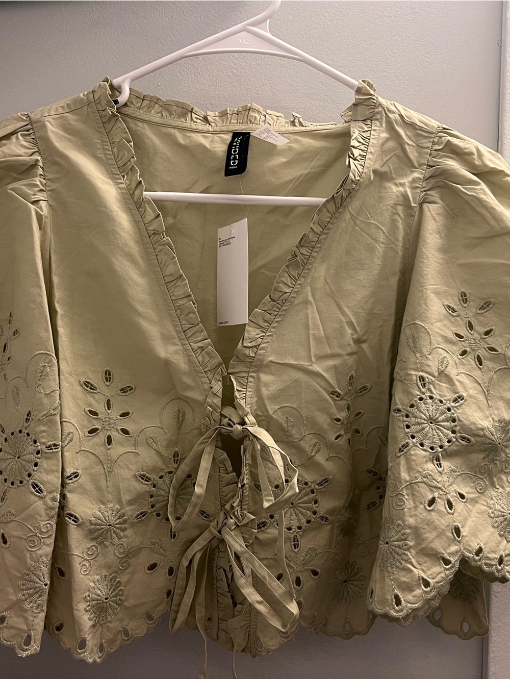 H&M Sage Green Eyelet Tie-Front Crop Blouse - Picture 5 of 7